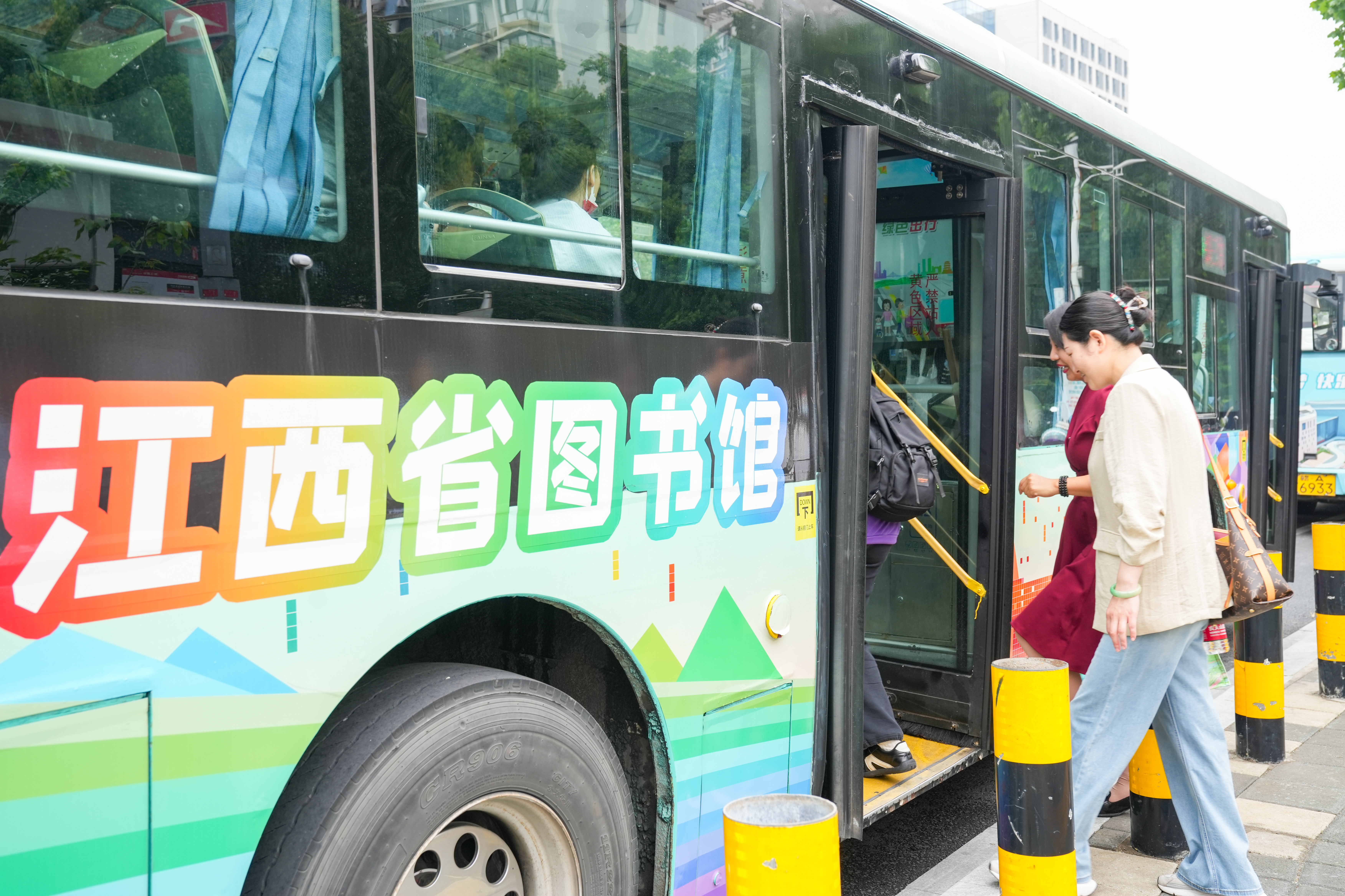 书香快线开通！江西省图书馆邀您体验移动阅读新方式_fororder_DSC06594