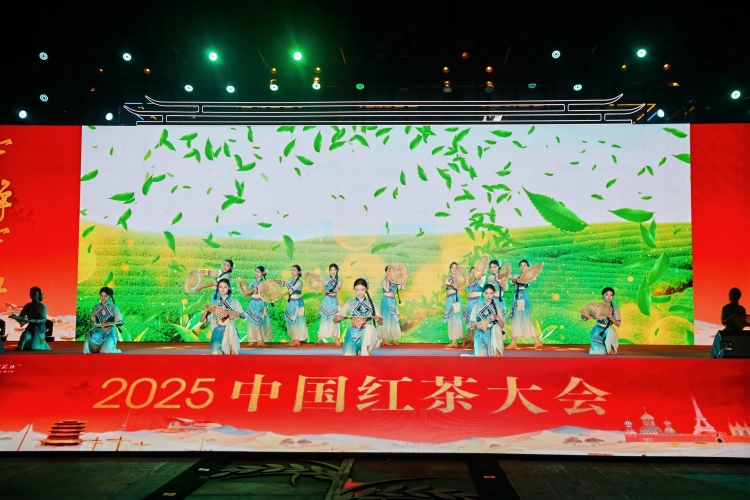 2025“宁红之夜”在江西修水举行_fororder_4R3A8945-opq3991512765
