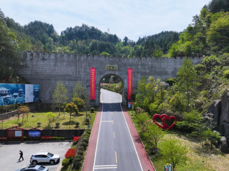 一路风景一路歌，广丰公路绘就赣北乡村振兴新图景_fororder_图片5