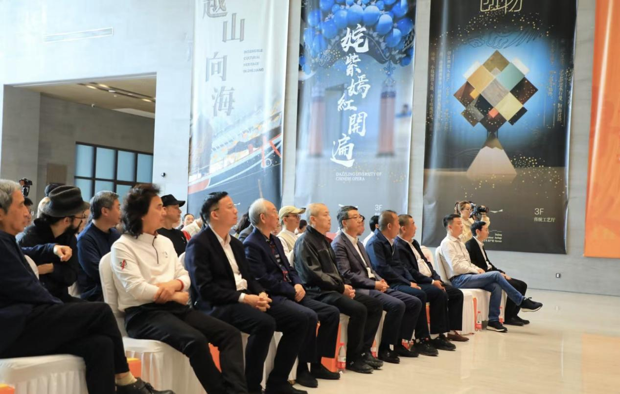 《经典传承——历届中国工艺美术大师作品回巡展》杭州站开幕_fororder_图片2