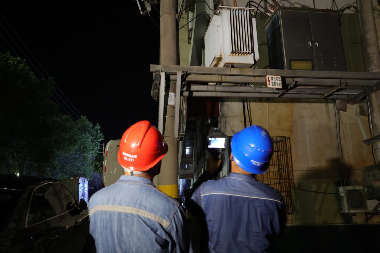 国网宜丰县供电公司：夜幕巡线不松懈 迎峰度夏“电”力足_fororder_微信图片_20250718170618