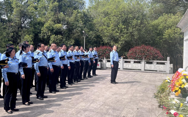 江西乐平：清明祭扫 告慰革命先烈_fororder_图片2