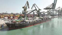 福州港江阴港区首次向中美洲出口工程设备