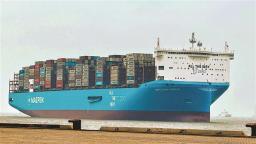 厦门港迎来2026年首艘甲醇双燃料集装箱船