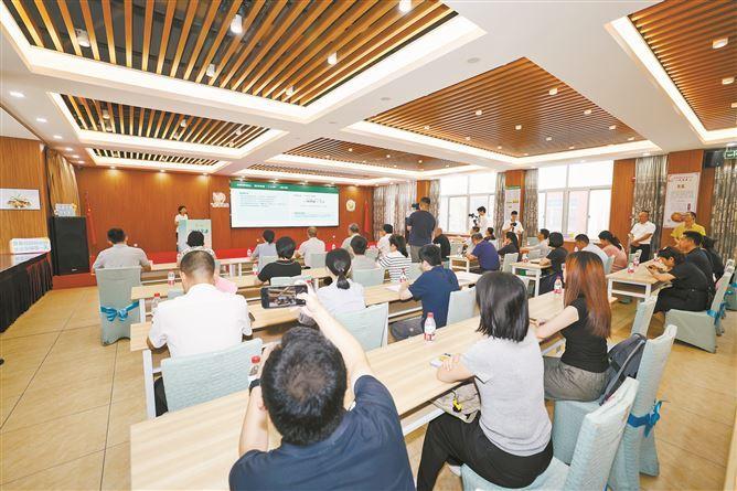 廈門落地管理規範 築牢師生“舌尖防線”