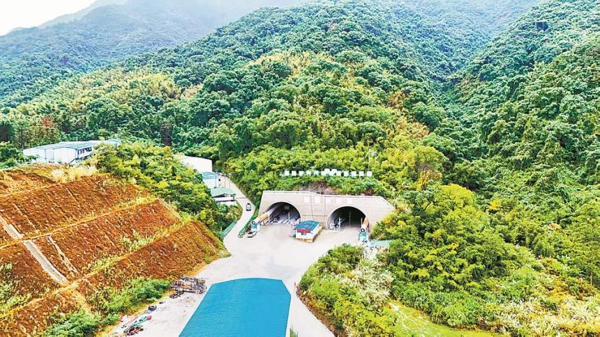 福建台尖山隧道实现双洞贯通