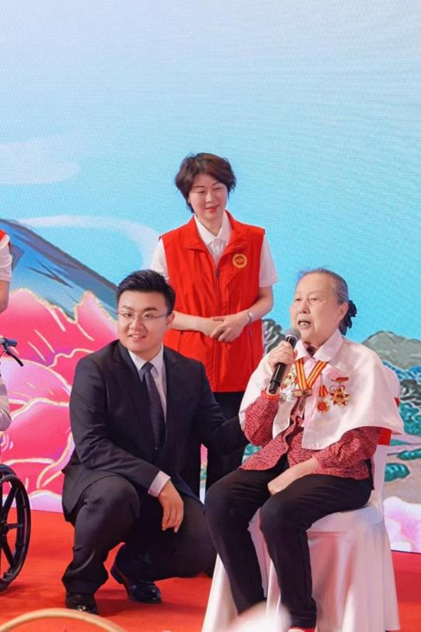 第五届“素润中华 德孝传家”敬老千叟素宴在南昌举行