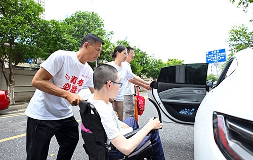 细化保障举措 集结志愿力量 江西省各地暖心护航高考