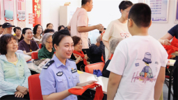 沈阳：派出所联合社区开展社区警校主题活动