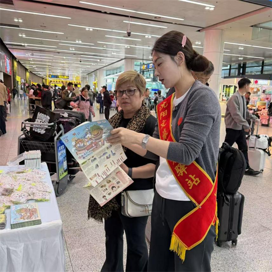 服务“东北超”诚意满格!沈阳文旅服务驿站为球迷游客配齐观赛游玩“补给”