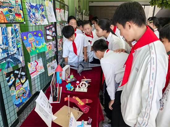 瀋陽市杏壇小學杏壇校區高年部開展“九一八數字展館”項目式課程