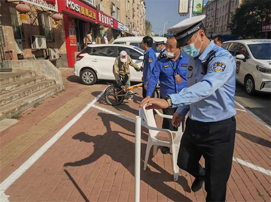 “党建红”引领“荧光绿” 营口交管以高质量党建护航城市发展