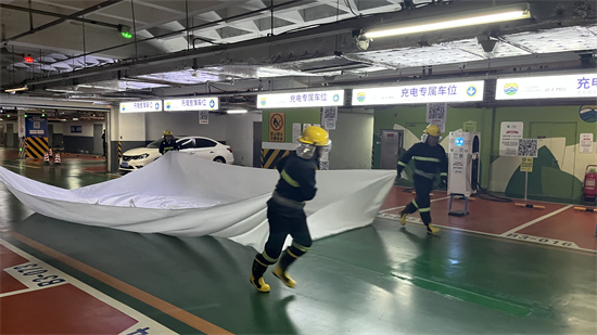 方大集团中兴商业开展灭火及应急疏散演练 null