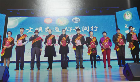 “党建红”引领“荧光绿” 营口交管以高质量党建护航城市发展