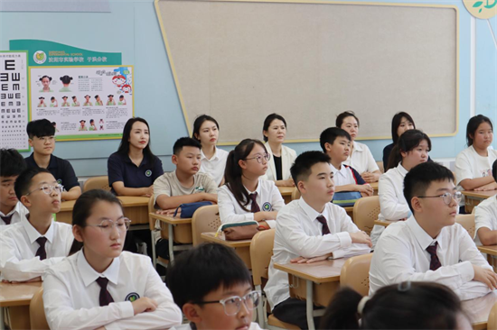 瀋陽于洪區中小學校開展“英雄,永不謝幕”主題2026秋季開學第一課