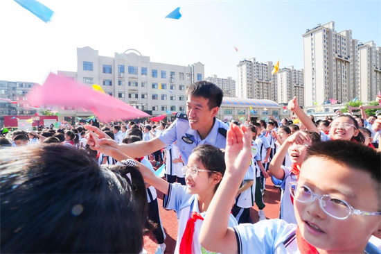 丹东:警校联动,开学第一课很“警”彩