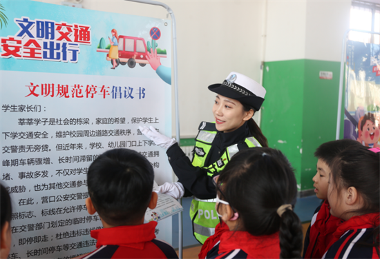 “党建红”引领“荧光绿” 营口交管以高质量党建护航城市发展