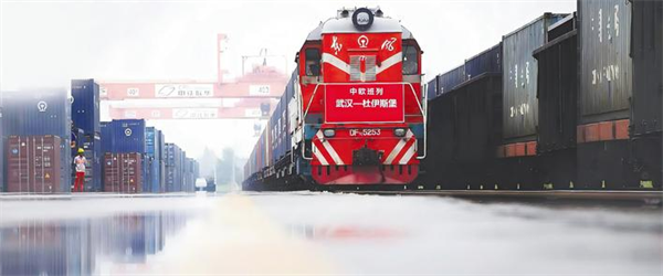 中国空调坐上中欧班列为欧洲送清凉 从武汉工厂到欧洲客厅只需20天