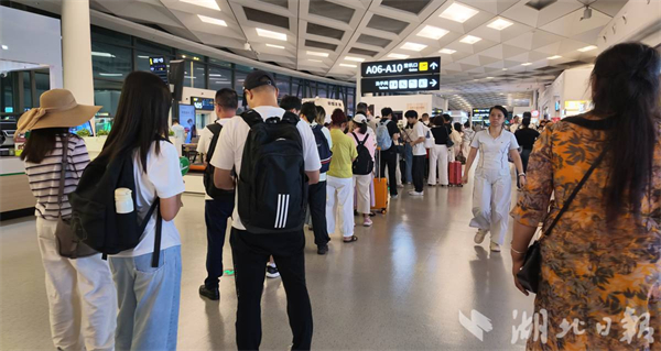 宜昌三峡国际机场暑运客流持续高位