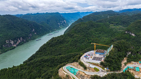 宜昌三峡大桥完成承台首层浇筑