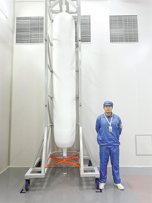 全球最大规格光纤预制棒在汉诞生
