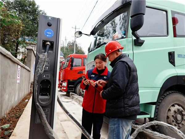 充电半小时续航300公里 宜都梅子园重卡超充站正式投营运