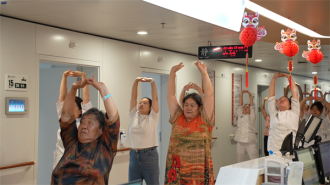 “八段锦”点亮清晨！武汉江夏区中医医院晨练暖意浓