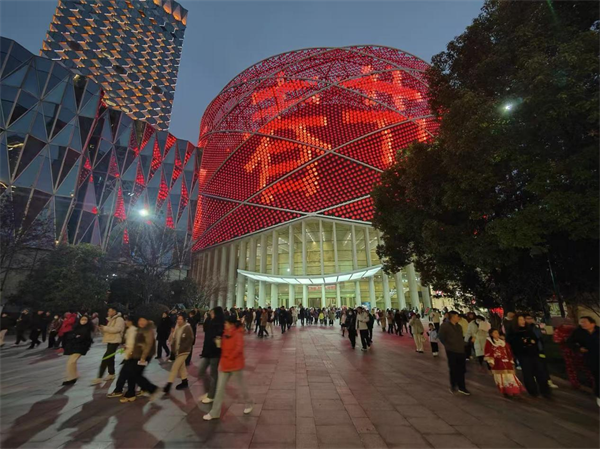 2026年春节期间汉秀剧场接待观众4.3万名 超75%外地观众