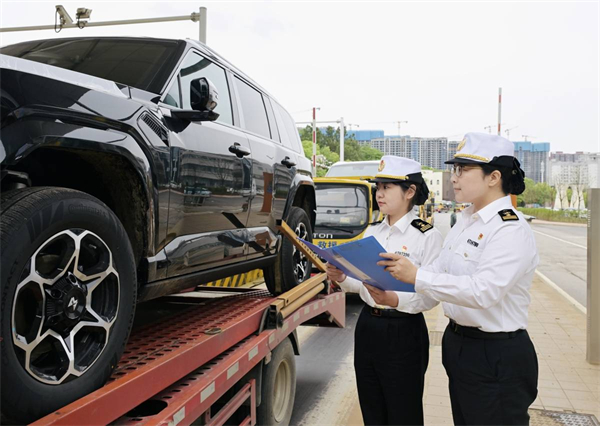 “新三样”俏全球 前8月湖北汽车出口增长近七成