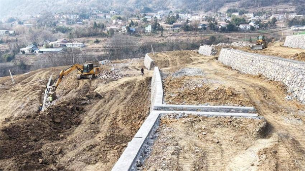 宜昌长阳:从“巴掌田”到“大方块” 科学布局农业增效新空间