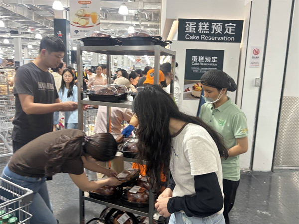 开业一周热度不减 武商江豚会员店激活庙山片区消费需求