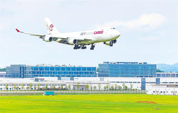 从九省通衢到全球通达 花湖国际机场已开通货运航线122条