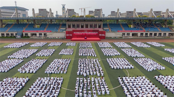 武汉学院3000余名新生同上网络安全课