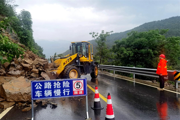 湖北保康:人民至上 風雨逆行護民安