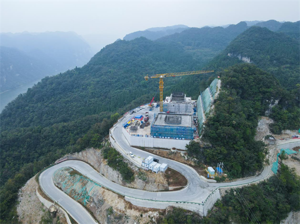 宜昌三峡大桥北岸主墩承台顺利浇筑完成