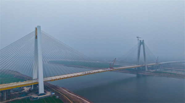 当枝松高速松滋河特大桥合龙 成为松滋河畔人文交通新地标
