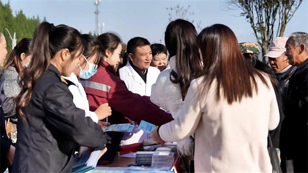 湖北巴东:奋蹄扬鞭开新局 法治建设启新程