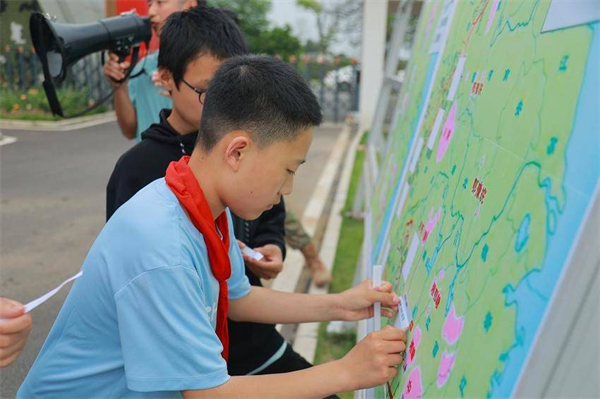 武汉经开区:大军山下研学行 青春逐梦正当时