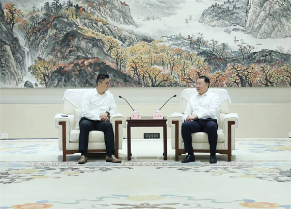 湖北省委书记关志鸥会见顺丰控股董事长王卫