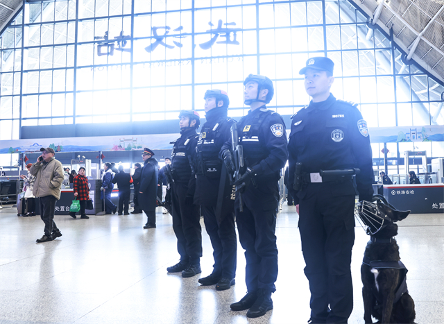 2026年全国春运启幕 武铁温暖守护归途