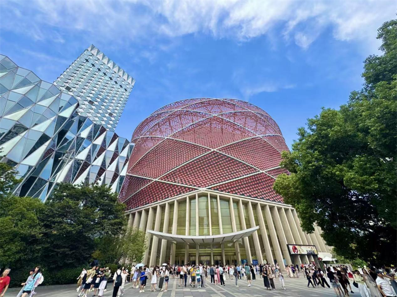 暑期汉秀剧场水秀持续火爆 世界级视听盛宴激活夏日文旅新活力
