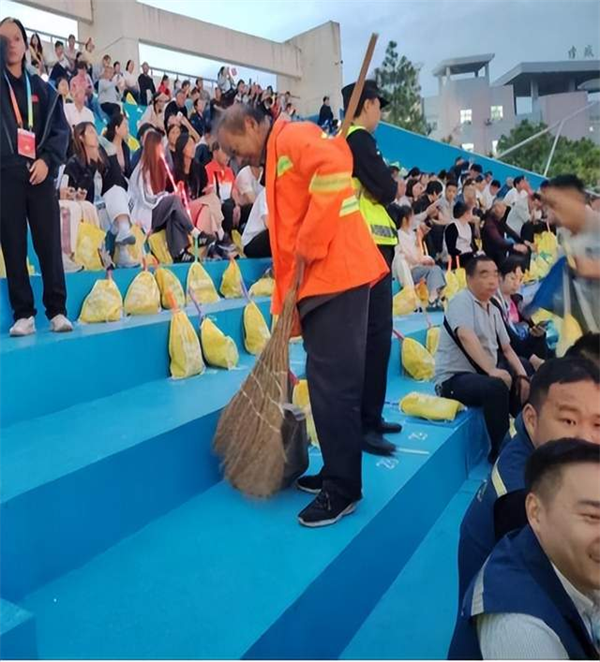 护航省农运会 孝南环卫人用汗水擦亮赛场洁净底色