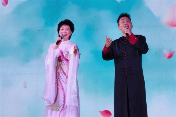 湖北黄梅第二届黄梅“戏”引力艺术周启幕
