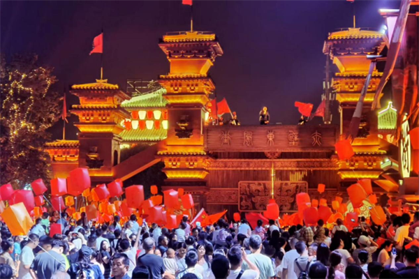 “十一”来赤壁 感受风骨与烟火