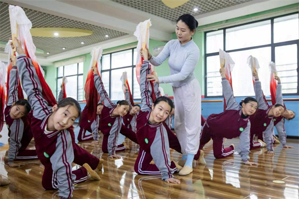 襄阳樊城:以赛促训激活校园体育活力