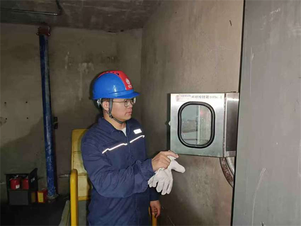 戰三伏酷暑 國網武漢供電關口前移護航青山鋼都電纜工程建設