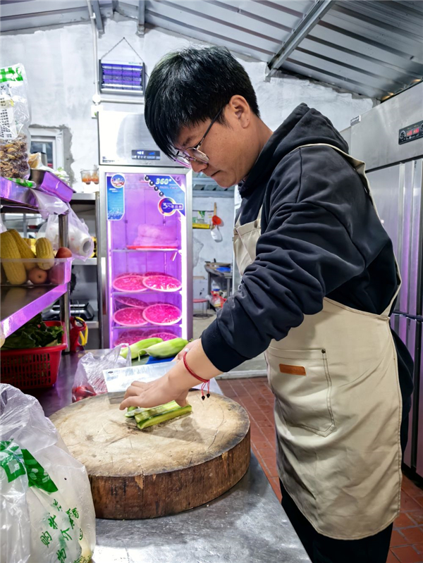 湖北襄阳:6年还债80万 这个“90后”一笔一划写诚信