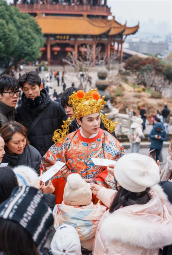全员古装上岗迎客来!武汉黄鹤楼春节八大主题活动邀你过大年