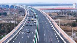 白鹭展翅越赣江 南昌新南大道（G320）正式通车