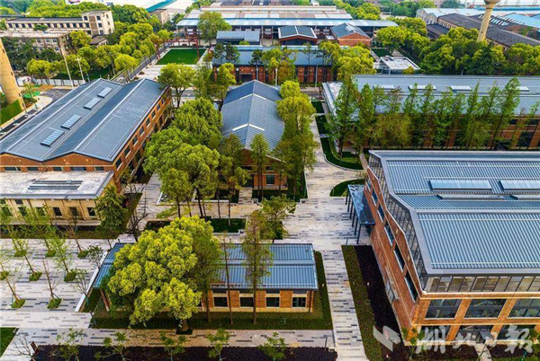 锚定“五个中心” 迈向三万亿 擘画现代化大武汉新图景